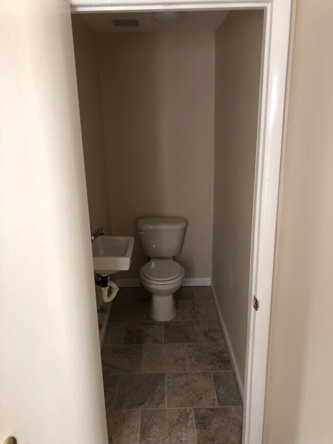 Building Photo - 639 N 12th St