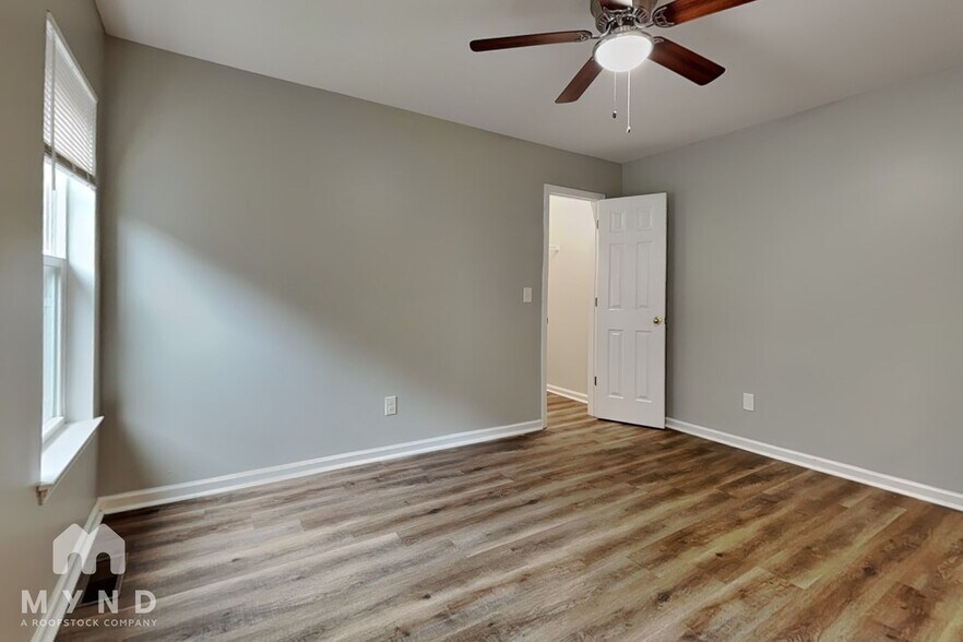 Building Photo - 417 E Hinton St