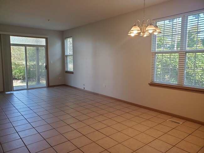 Building Photo - 1236 Brookdale Dr