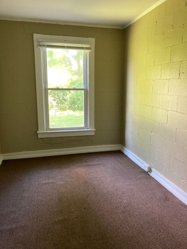 Building Photo - 816 Fowlers Ln