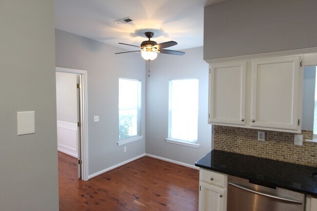 Building Photo - Helena Beauty!!  3BR 2.5BA - You will LOVE IT!!