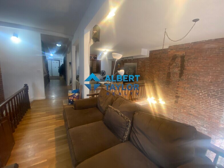 Building Photo - 750 Tremont St