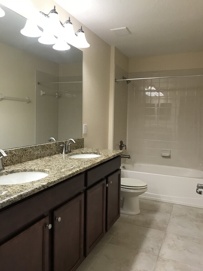 Building Photo - 7 BEDROOM 4 BATH AT INDEPENDENCE WINTER GARDEN POND VIEW NO REAR NEIGHBOR