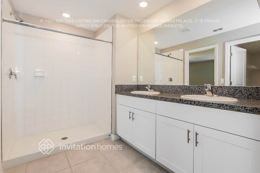 Building Photo - 1545 Blue Rose Dr