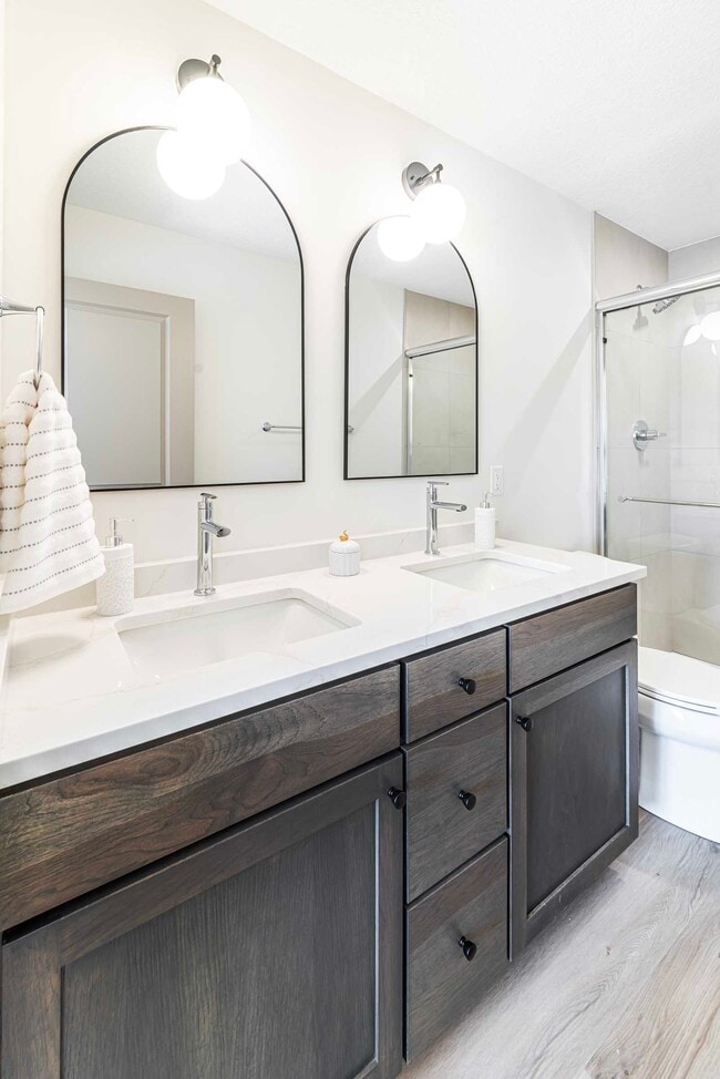 Building Photo - 14550 South Ave