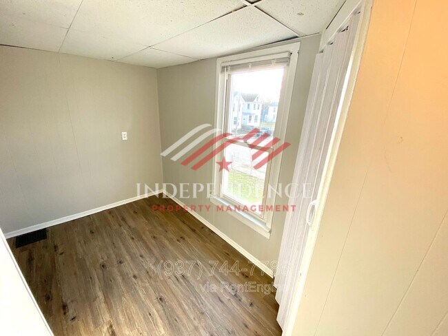 Building Photo - 906 Vine St