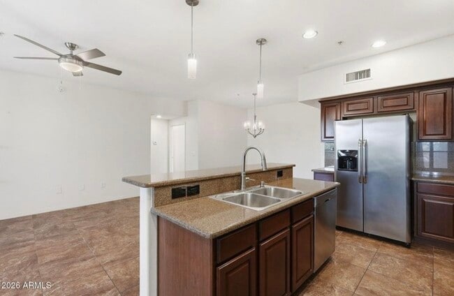Building Photo - 20660 N 40th St