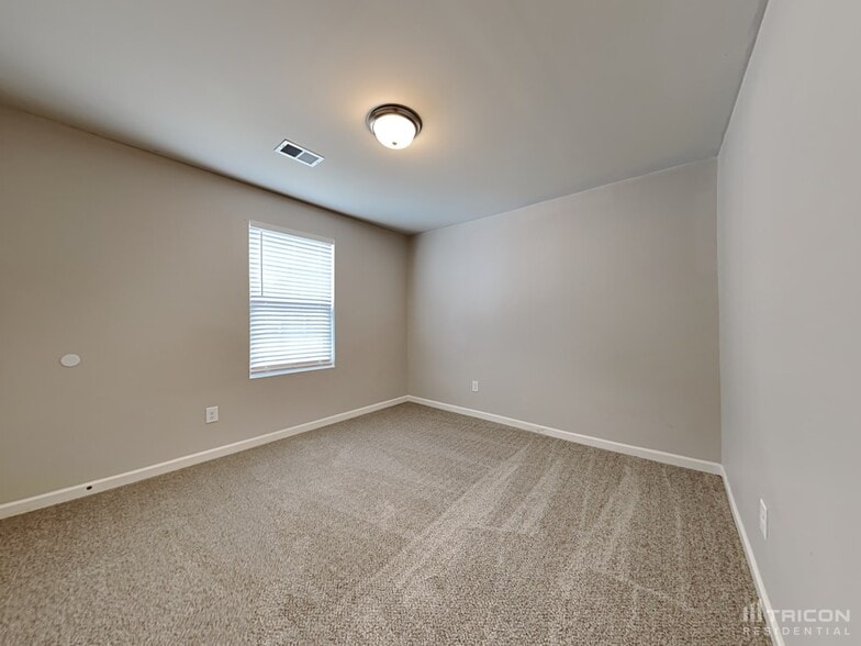 Building Photo - 300 Morning Star Dr