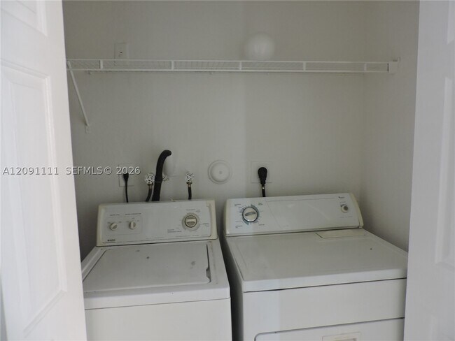 Building Photo - 1408 SE 26th Ct