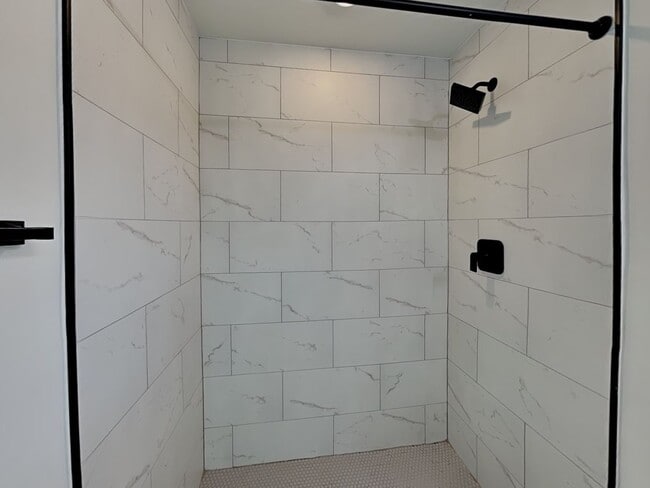 Building Photo - 1426 NE 20th St