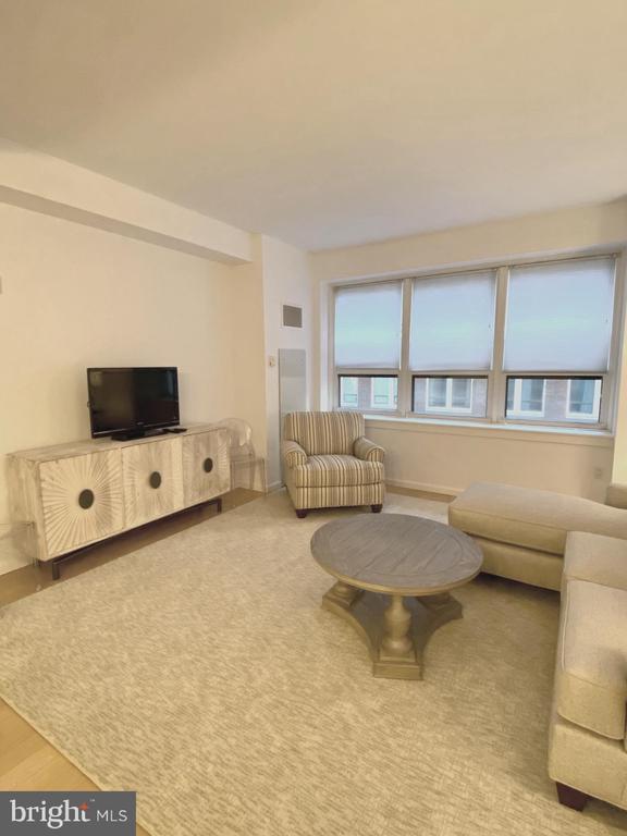 Building Photo - 1425 Locust St