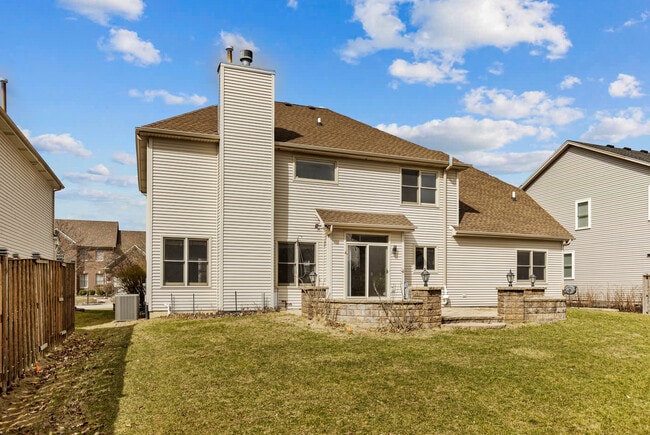 Building Photo - 2052 Gardner Cir E