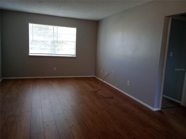 Building Photo - 2190 Knox McRae Dr