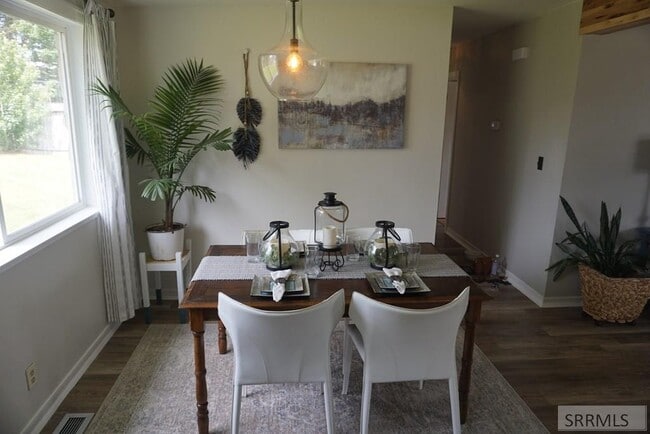 Building Photo - 613 Sykes Dr