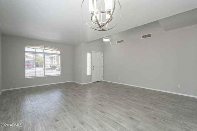 Building Photo - 6326 W El Cortez Pl