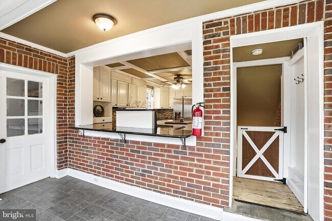 Building Photo - 30 Upper Ferry Rd