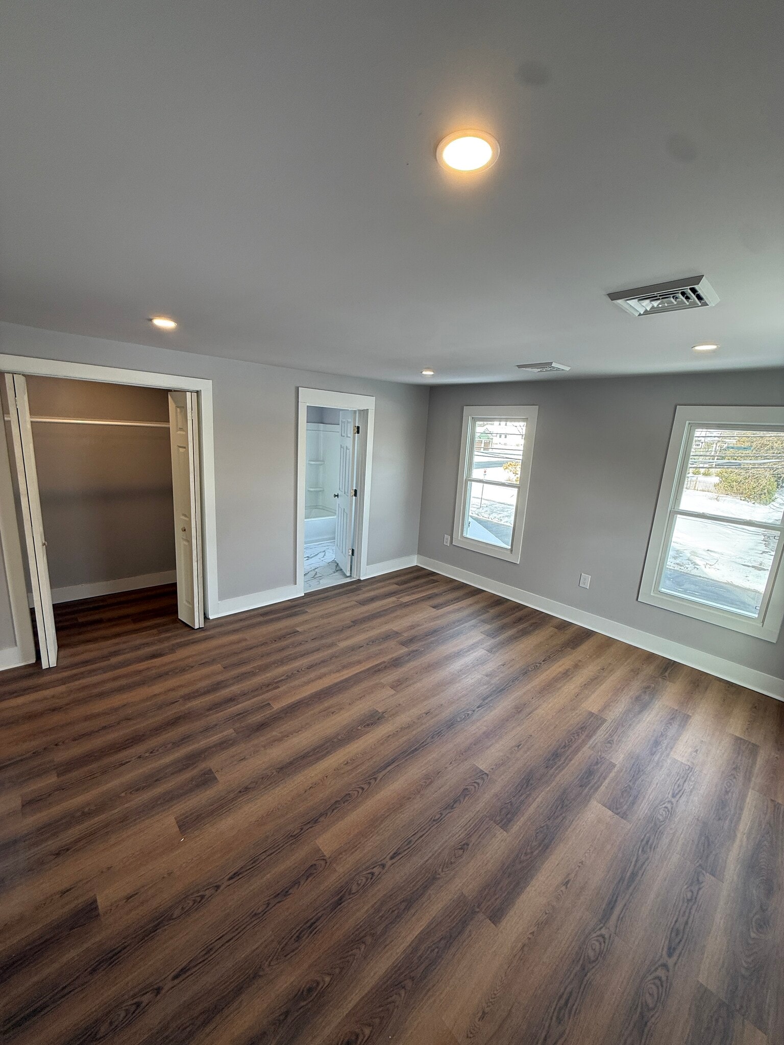 Building Photo - 184 Church St