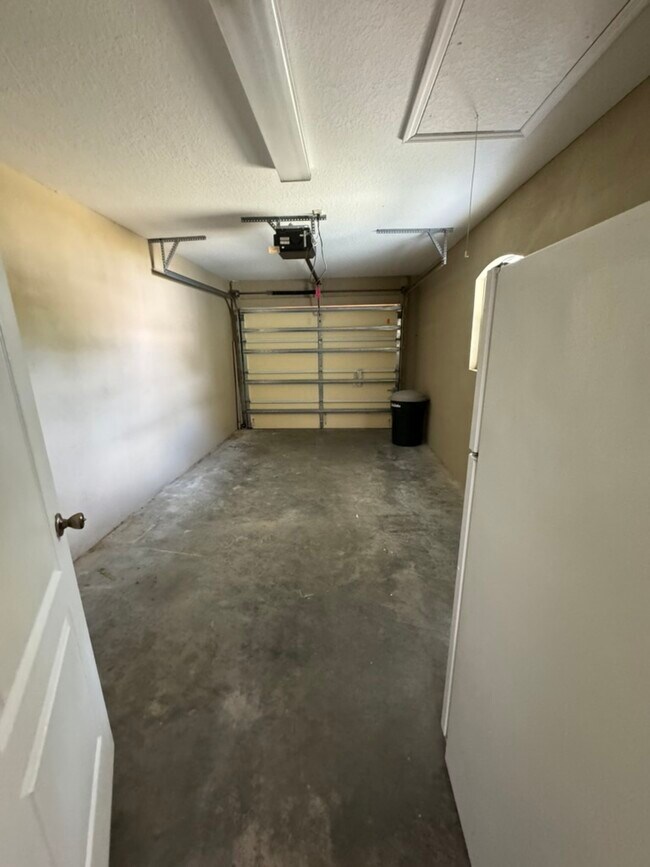 Building Photo - 361 Del Monte Rd