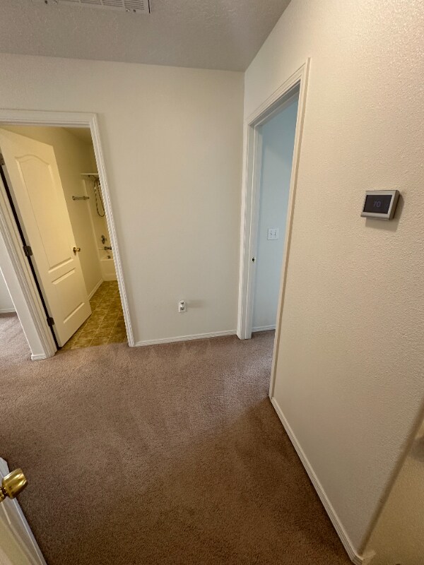 Building Photo - 116-118 NE Lotus Ct