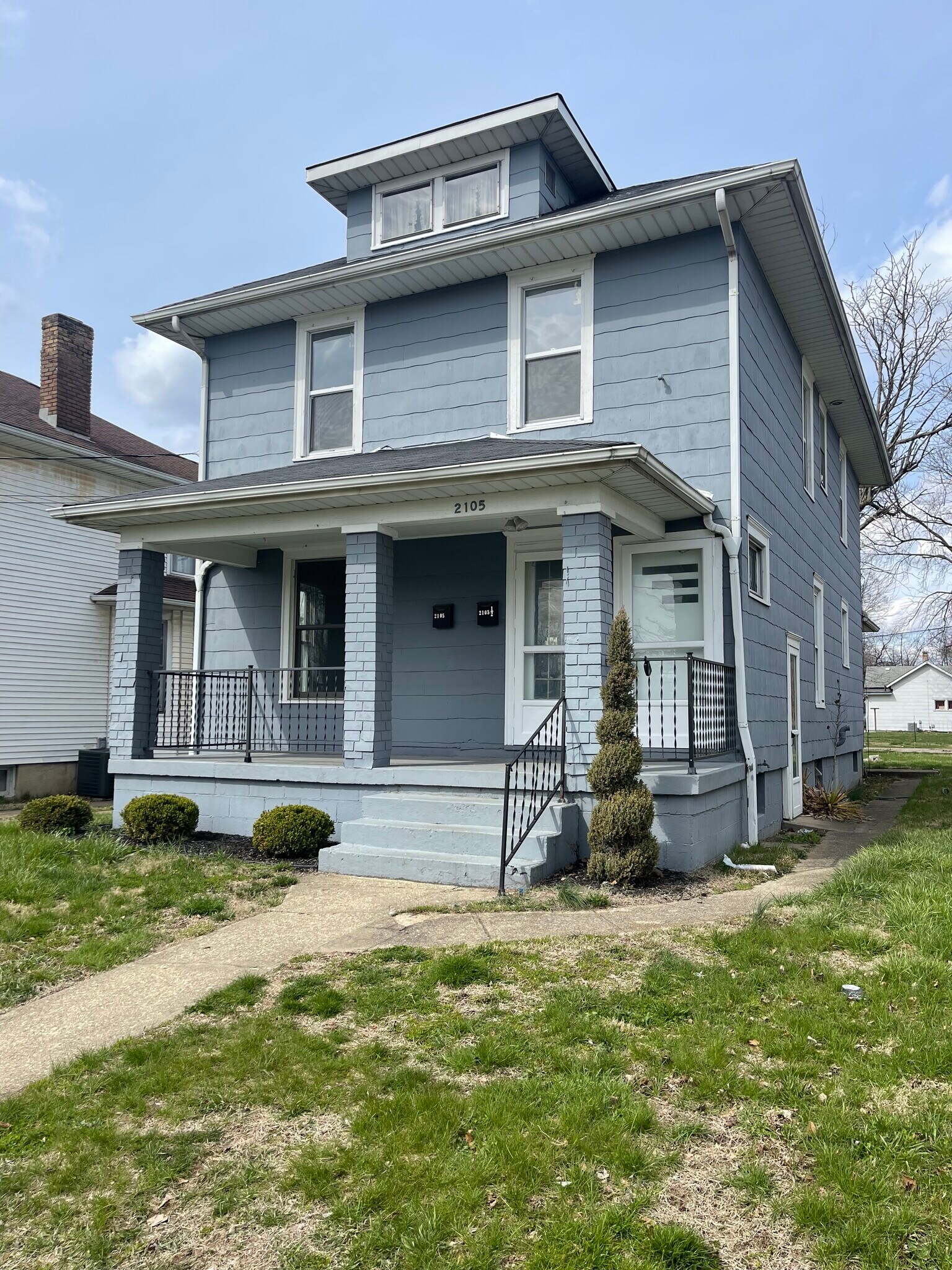 Building Photo - 2105 Sherman Ave