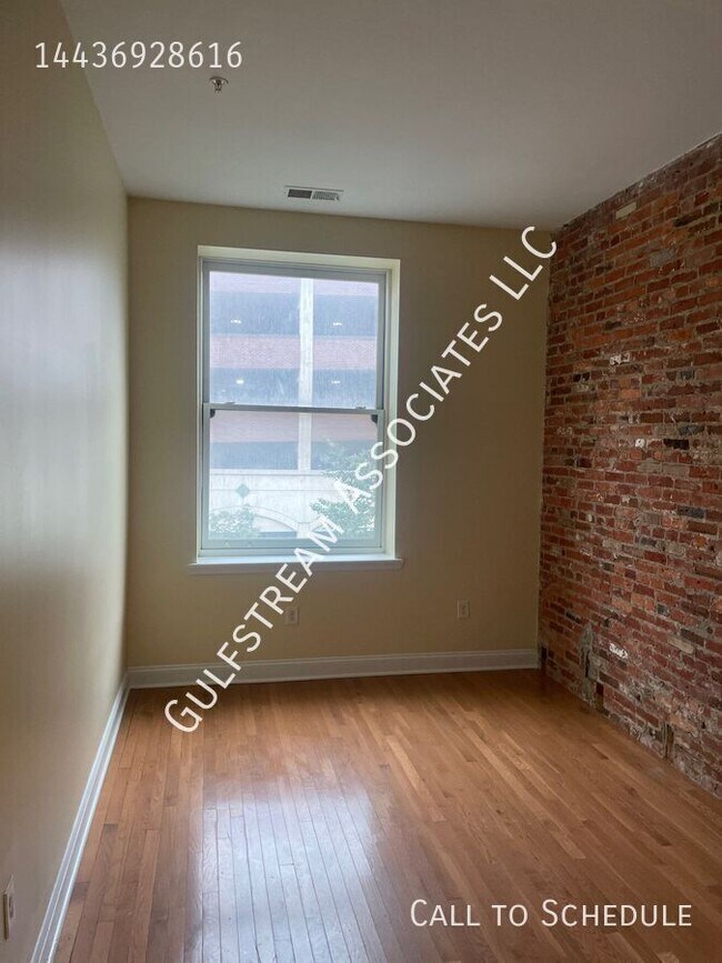 Building Photo - 106 N Eutaw St