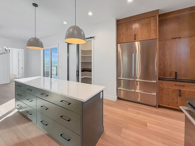 Building Photo - Luxury New Construction in Centerra: 4-Bed High-End Home, Dog Friendly, Fenced Yard, Near Downtow...