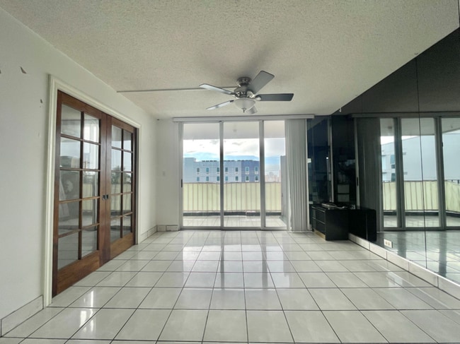 Building Photo - 1914 University Ave