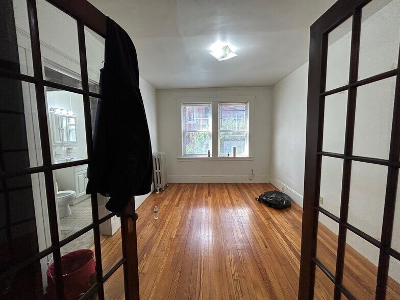 Building Photo - 163 Summer St