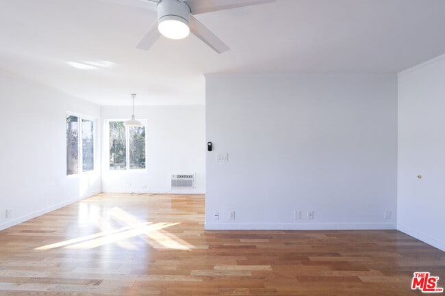Building Photo - 609 Hayworth Ave