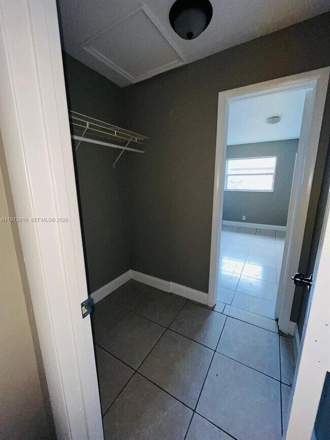 Building Photo - 7701 SW 10th Ct