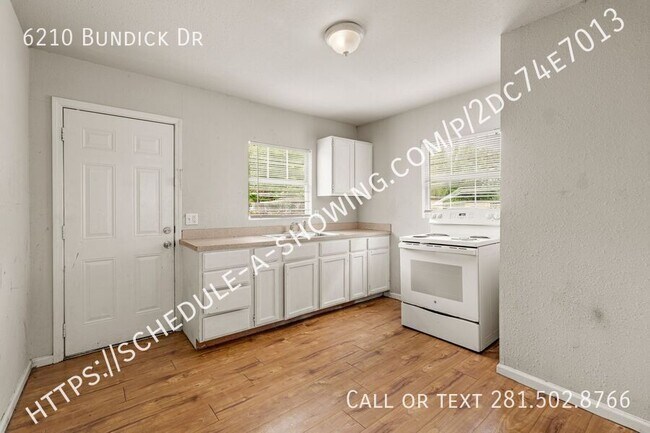 Building Photo - 6210 Bundick Dr