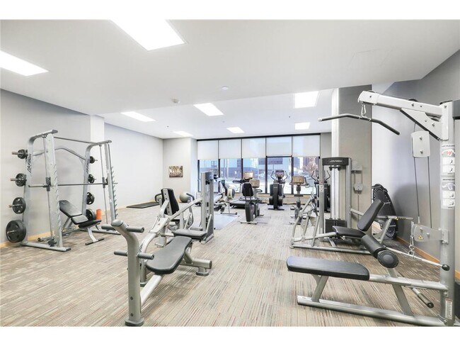 Building Photo - 740 Portland Ave