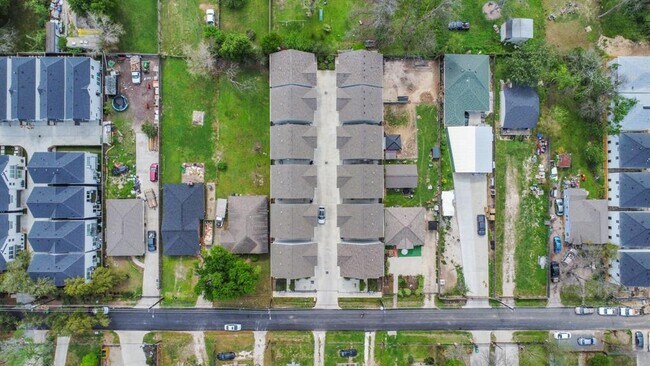 Building Photo - 849 Mansfield St