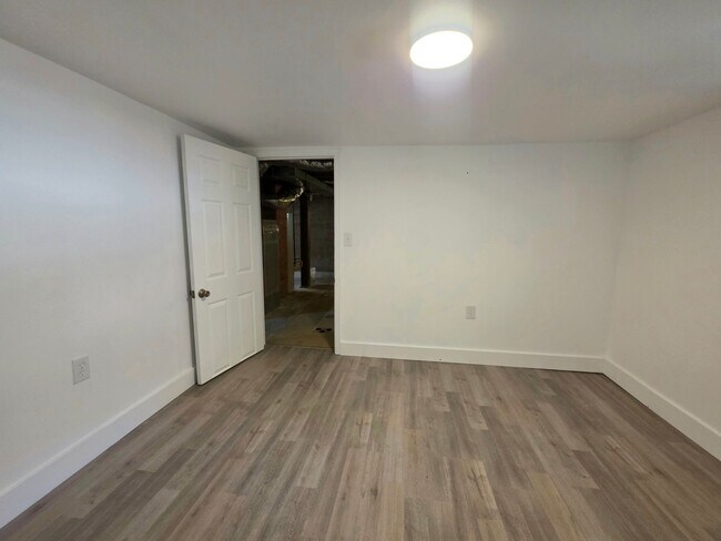 Building Photo - 2137 Cedar St