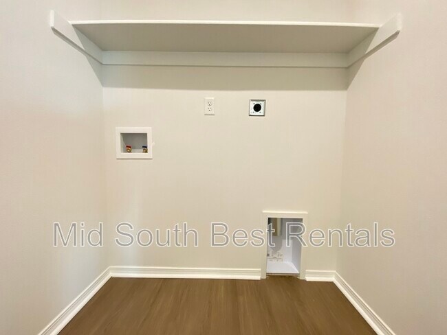 Building Photo - 36 Kelton Ln