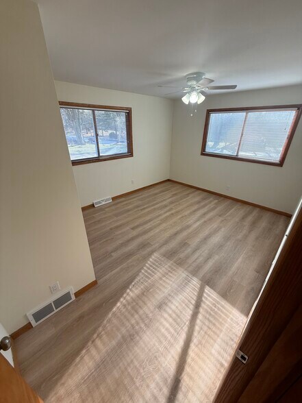 Bedroom 2 from door - 757 Southeast Ave