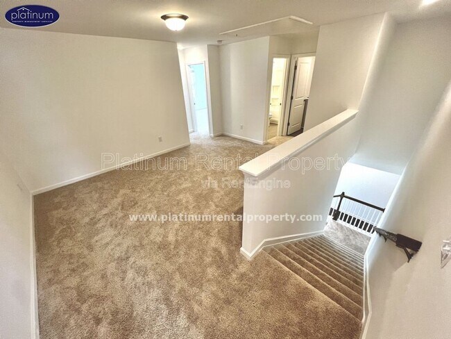 Building Photo - 5770 Thornton Dr