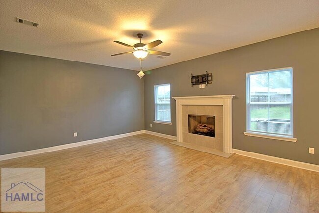Building Photo - 432 Fairview Cir