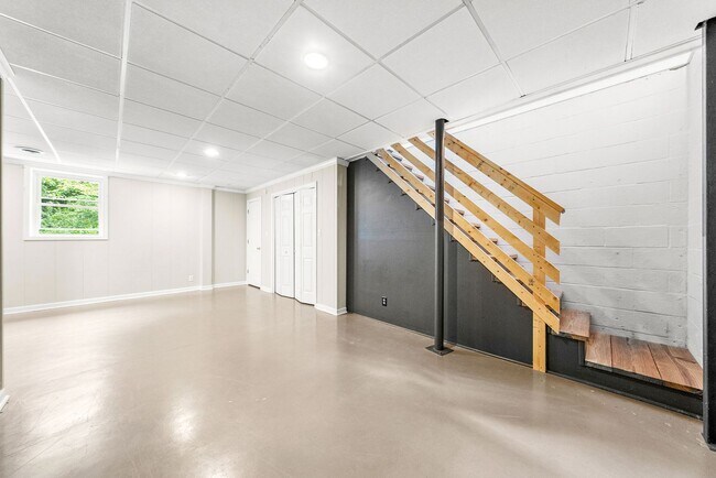 Building Photo - Pet Friendly Three Bedroom with Basement!