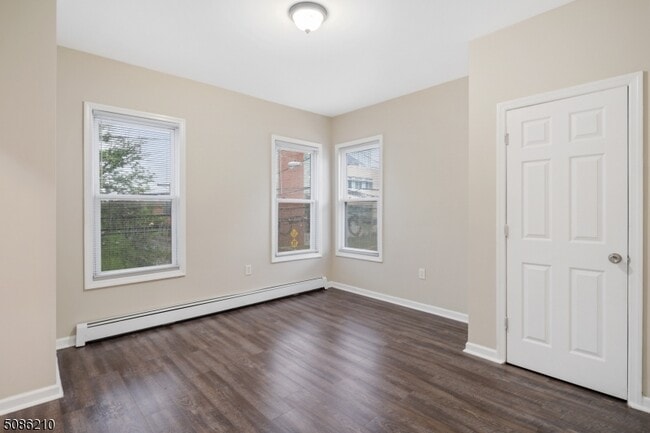 Building Photo - 50 9th Ave
