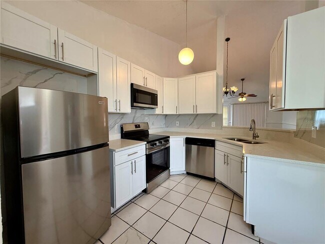 Building Photo - 6521 Garden Spring Ct