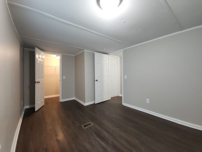 Building Photo - 4 Elcona St