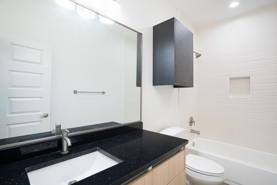 Building Photo - 12509 N 40th St