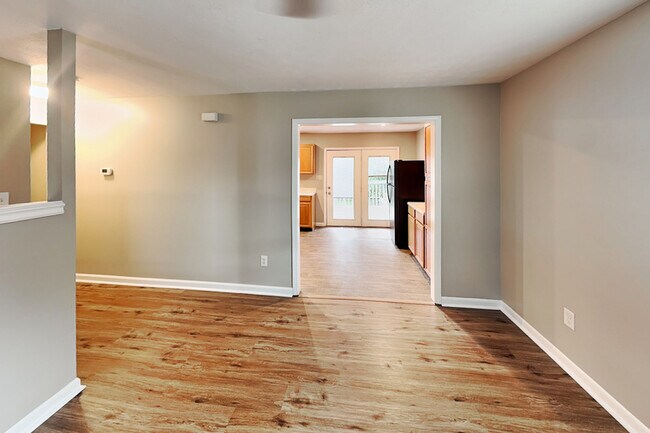 Building Photo - 263 Fenster Dr