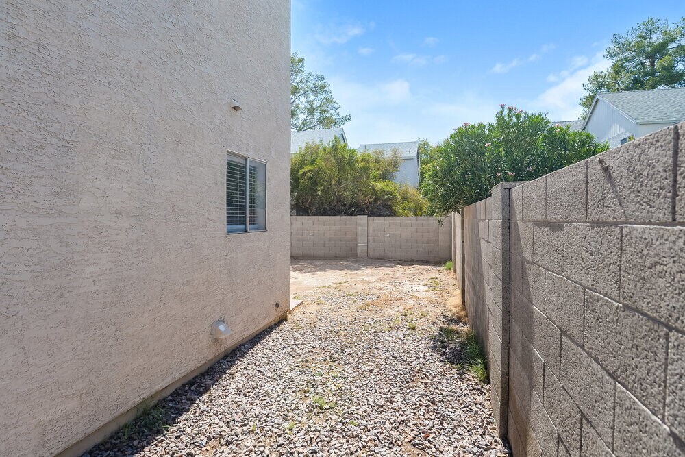 Building Photo - 235 N 22nd Pl