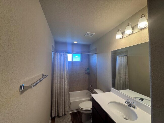Building Photo - 321 Callahan Ln