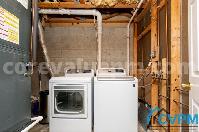 Building Photo - 1290 Holmespun Dr