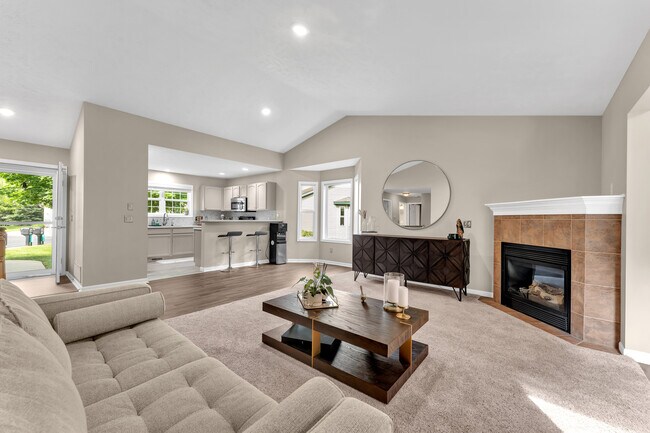 Building Photo - 6690 Green Valley Ct SE