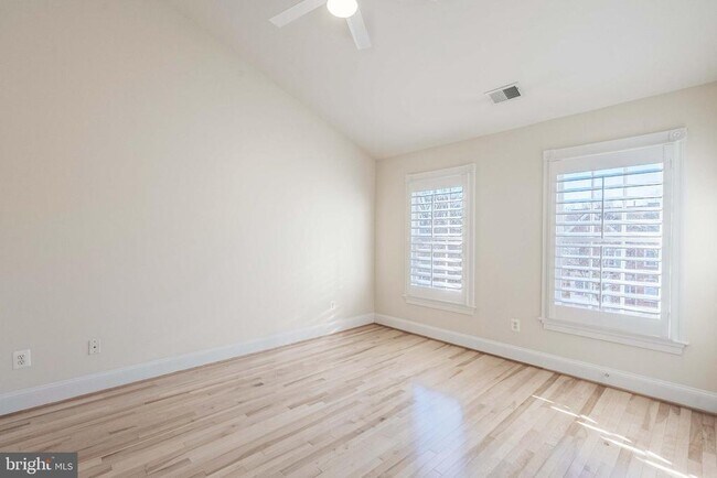 Building Photo - 2303 Sawtooth Oak Ct