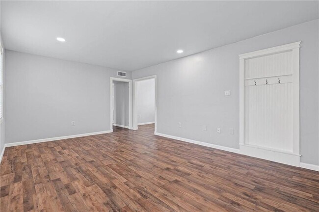 Building Photo - 214 Upham St